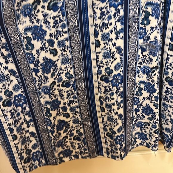 Divided by H&M Maxi Dress in Floral Blue and White, Size 2, EUC - Picture 6 of 17